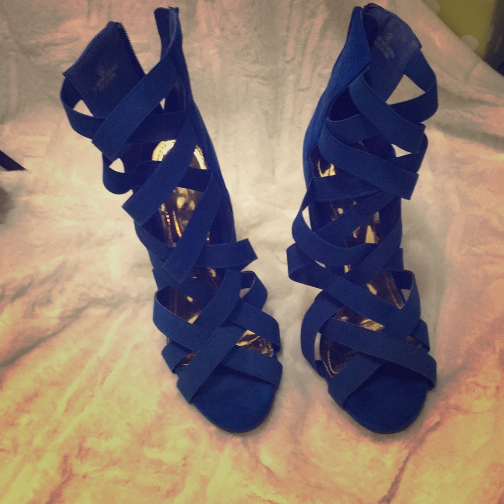 🌹Royal blue heels size 8.5
